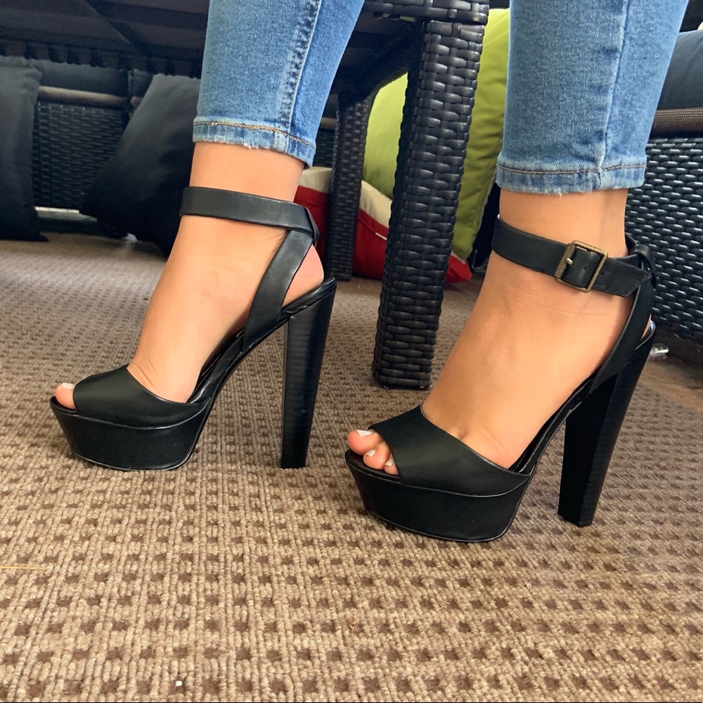 ⭐️Steve Madden Ginger Heels⭐️